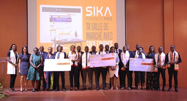 L'Institut Universitaire d'Abidjan, vainqueur du Sika Invest Challenge.